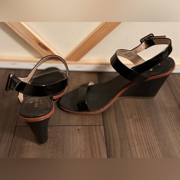 kate spade Patent Leather Wedge Heel Sandal Sz 10 - Picture 4 of 7